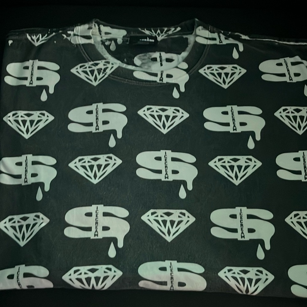Size L, brand icecream.